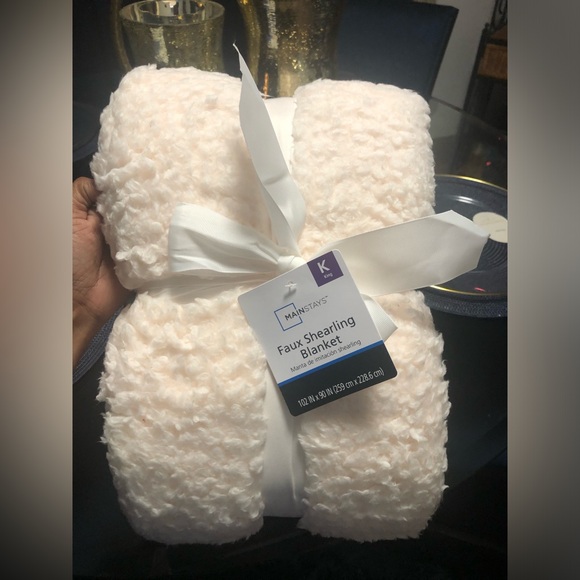 Mainstays Cream or  Red Plush Blanket for Cozy Comfort - Picture 1 of 2